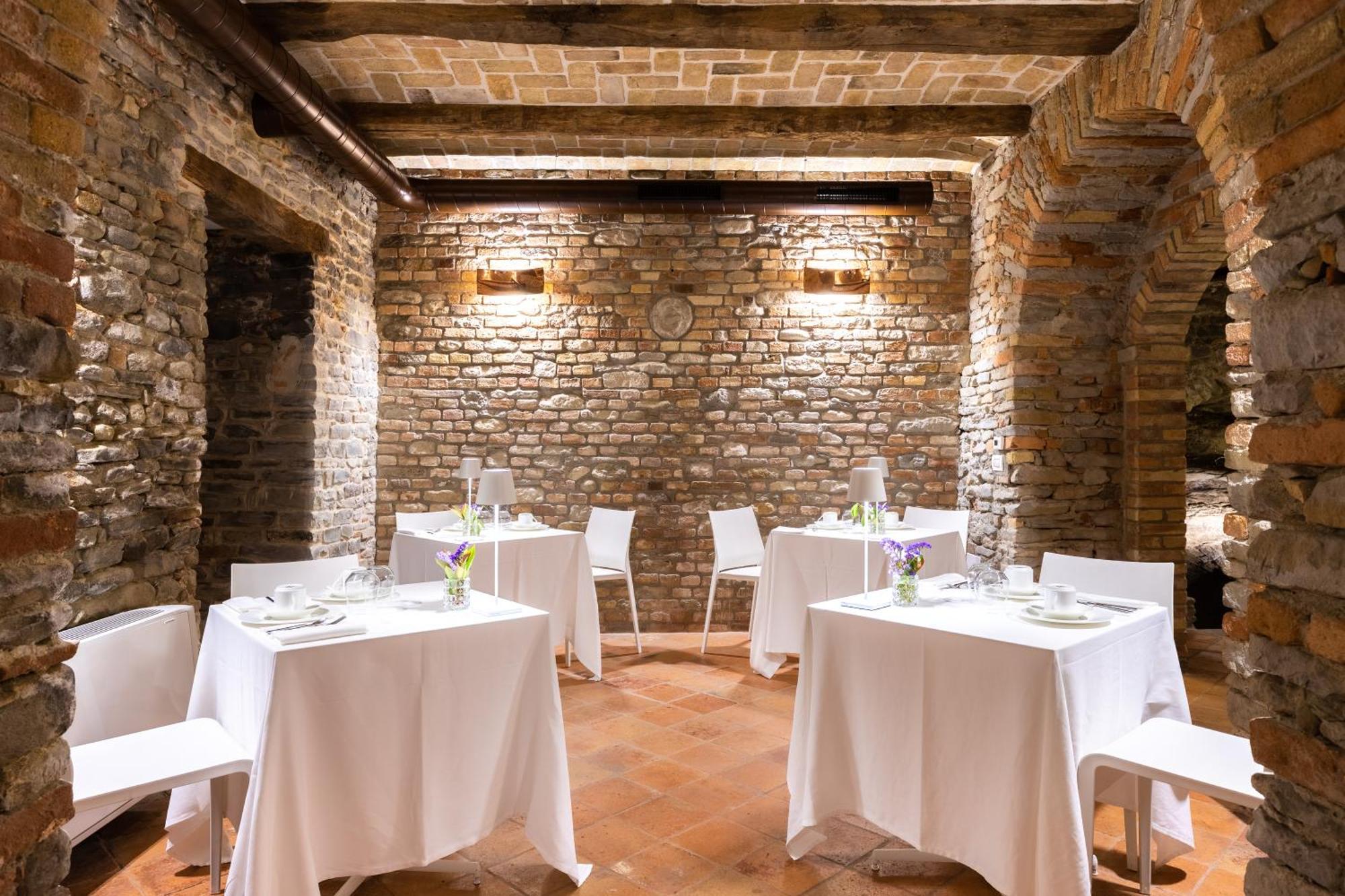 Relais Villa Del Borgo Canelli Exterior photo